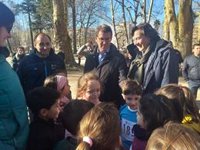 Feijóo pregunta "a ver qué dice Ábalos" tras el 'tweet' de González Laya que fija el remate del AVE gallego para 2022