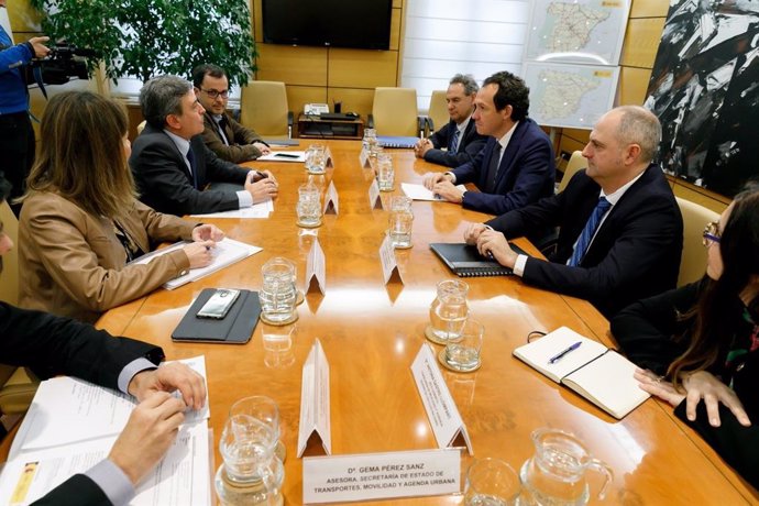Reunión entre el conseller de Movilidad y Vivienda, Marc Pons, y el secretario de Estado de Transportes, Movilidad y Agenda Urbana, Pedro Saura.