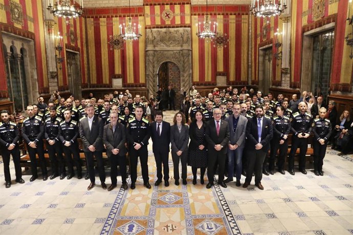 El teniente de alcalde de Barcelona Albert Batlle preside el acto de bienvenida a 60 nuevos agentes de la Guardia Urbana, el 21 de enero de 2020.