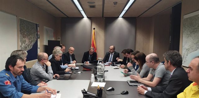 El presidente de la Generalitat, Quim Torra, y el conseller de Interior, Miquel Buch, presiden la reunión del comité técnico de seguimiento de la borrasca 'Gloria' en Catalunya, el 21 de enero de 2020.