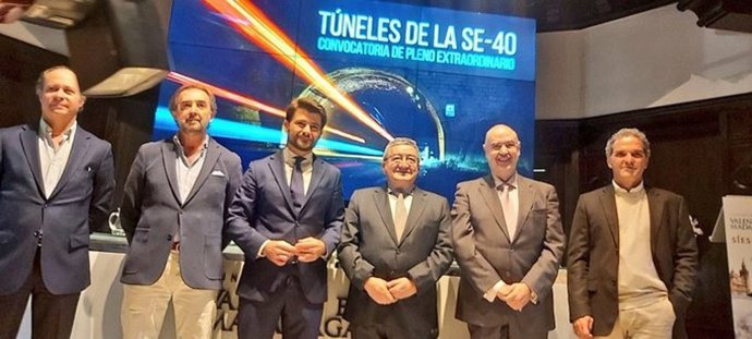 Beltrán Pérez con los dirigentes de Gaesco o Fandabús