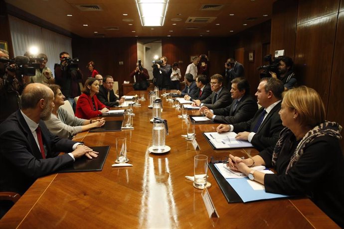 La Xunta, el Principado y el Goberno Central acordaron una posición común para pedir a Alcoa la retirada del ERE y un paquete de medidas para dar estabilidad a la Industria Electrointensiva