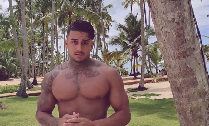 Julian requena perez de la isla de las tentaciones lanzado de un sexto piso