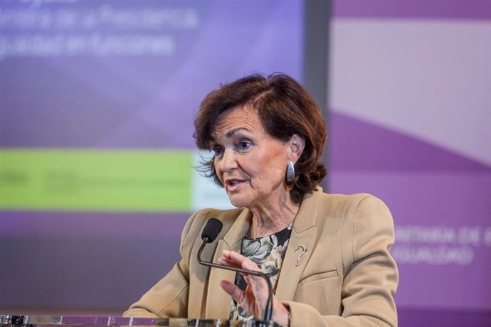 La vicepresidenta del gobierno en funciones, Carmen Calvo, durante el acto en el que se inaugura la jornada conmemorativa del XV aniversario de la Ley Integral contra la Violencia de Género en Madrid, a 19 de diciembre de 2019