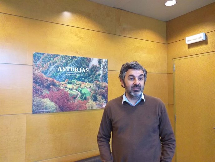 El consejero de Desarrollo Rural, Agroganadería y Pesca, Alejandro Calvo en su despacho.