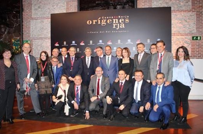 Fitur.- La Fundación Cueva de Nerja y el Ayuntamiento de Nerja presentan su camp