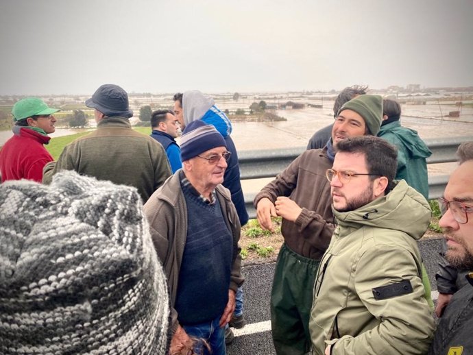 El vicepresidente, Pere Aragons, visita Palafolls tras los daños causados por el temporal