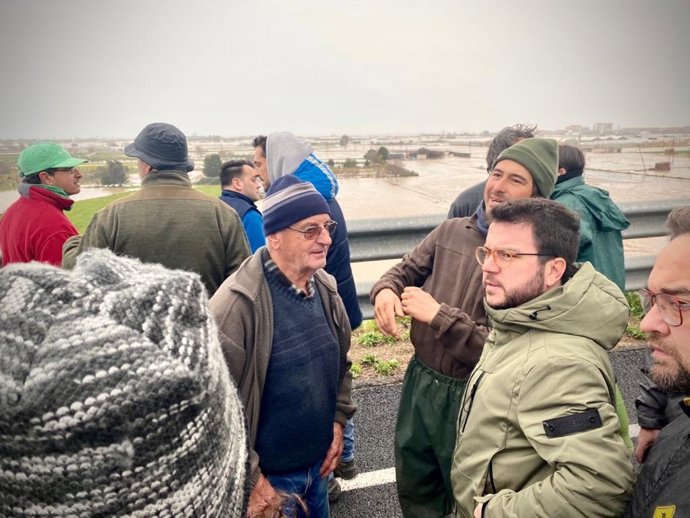 El vicepresident, Pere Aragons, visita Palafolls després dels danys causats pel temporal