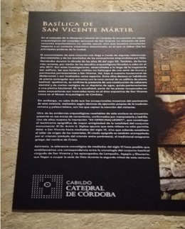 Cartel sobre la basilica de San Vicente en la Mezquita Catedral de Córdoba.