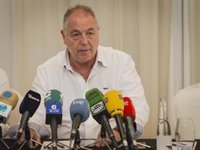 El expresidente de Vox Melilla mantiene "de momento" el escaño en la Asamblea tras dimitir por unos audios