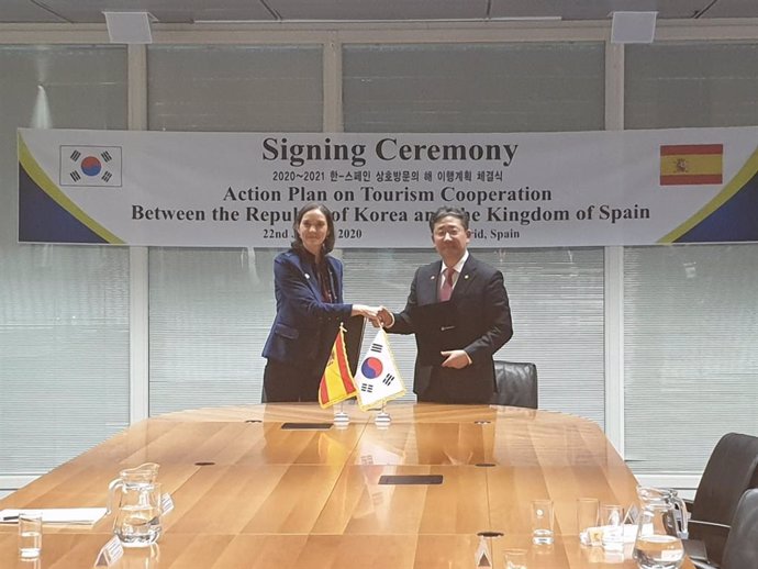 Fitur.- España y Corea del Sur firman un plan de acción para fortalecer las rela