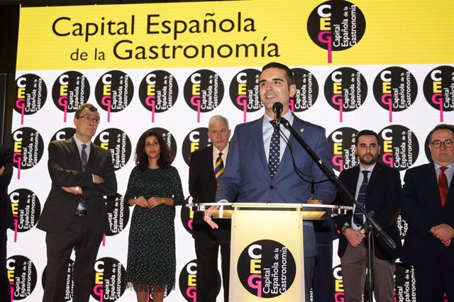 Fitur.- El alcalde de Almería aboga por una red de gastrociudades en el traspaso