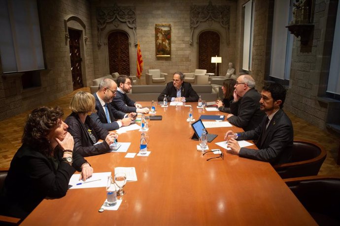 Reunión del presidente de la Generalitat, Quim Torra, con los consellers de los departamentos implicados en la gestión de los efectos del 'Gloria' para evaluar los daños y coordinar la respuesta del Govern