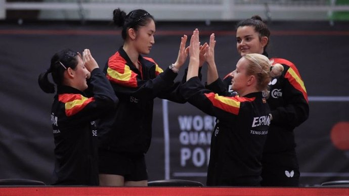 Equipo español femenino de tenis de mesa en el Preolímpico 2020
