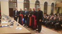El nuncio Bernardito Auza defiende que "el bienestar de la sociedad" depende de "la salud de la familia"
