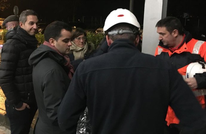 La consejera de Salud acude al Hospital San Pedro para interesarse por la avería