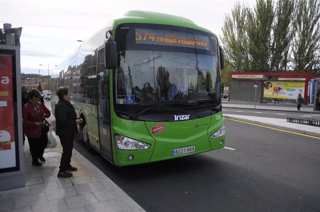 Imagen de recurso de un autobús interurbano en la localidad de Boadilla del Monte.