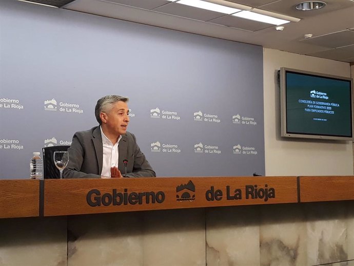 El consejero de Gobernanza Pública, Francisco Ocón, en comparecencia de prensa