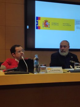 El delegado del CERMI para los DDHH y la Convención Internacional de la Discapacidad, Jesús Martín, durante unas jornadas sobre delitos de odio de la Policía Nacional