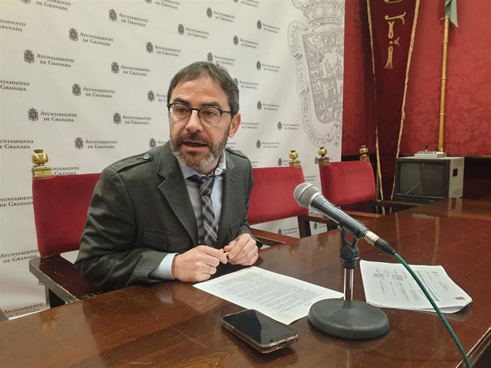 Imagen del concejal del PSOE en el Ayuntamiento de Granada Miguel Ángel Fernández Madrid