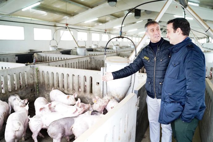 Domínguez (Cs) señala que el "cuatripartito" no puede seguir "ahogando" al secto