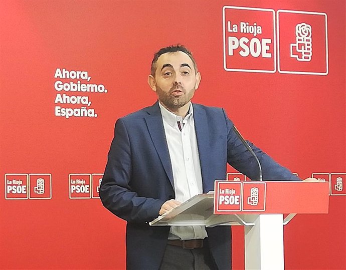 El diputado regional del PSOE Raúl Juárez ha criticado las enmiendas a los presupuestos de La Rioja planteadas por PP y Cs, que "quieren regalar 17 millones a los más ricos" por las bajadas de impuestos que proponen.