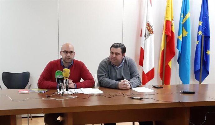 Jesús Martínez Salvador Y Pelayo Barcia, Portavoz Y Concejal De Foro Gijón, Respectivamente, En Rueda De Prensa