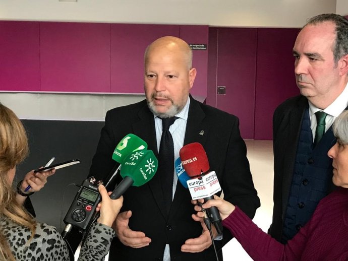 Imbroda en declaraciones en Sevilla