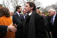 Aznar llama a que Ordóñez "sirva de guía" en momentos en los que están en juego "la libertad y el destino de países"