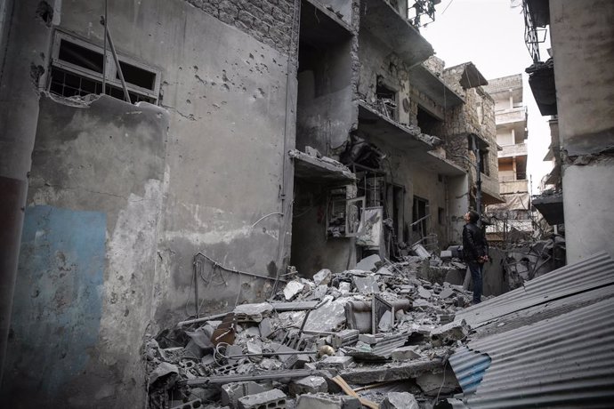 Siria.- Mueren ocho civiles, entre ellos cinco niños, en nuevos bombardeos achac
