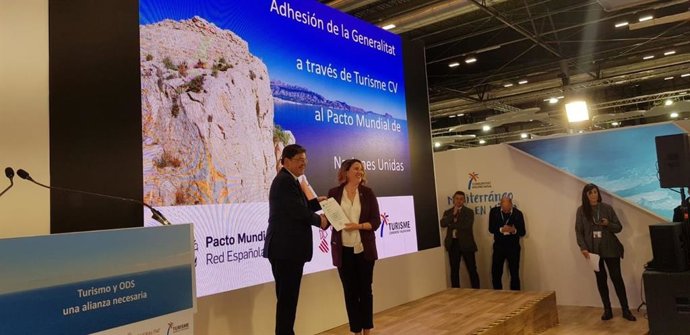 Fitur.-La Comunitat se convierte en la primera autonomía en sumarse al Pacto Mun