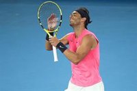 Nadal: "Noto la pelota muy pesada y no consigo hacer daño al rival"