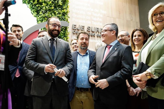 Pie De Foto Y Fotos: La Comunidad Promociona Los Atractivos Turísticos De Los Municipios Del Sureste De La Región En Fitur