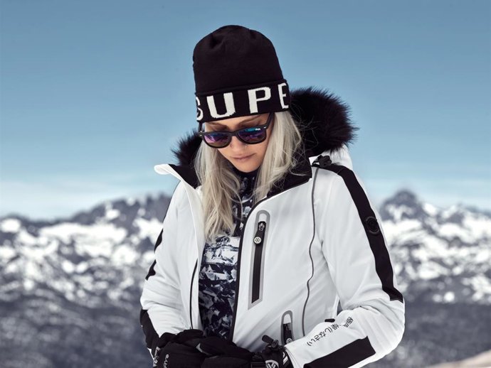 Superdry apuesta por el color, grafismo y tecnología en la gama Active de esquí y snow 2020