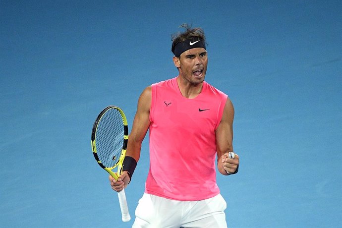 Rafael Nadal celebra un punt en el seu duel contra Federico Delbonis de l'Open d'Austrlia 2020.