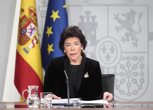 La portavoz y ministra de Educación en funciones, Isabel Celaá, en una rueda de prensa tras el Consejo de Ministros en La Moncloa