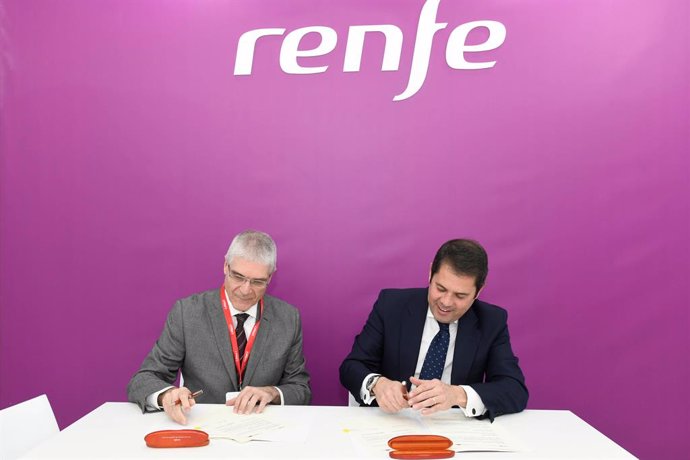 Firma de convenio entre Renfe y Granada Convention Bureau para aplicar descuentos en los viajes de congresos