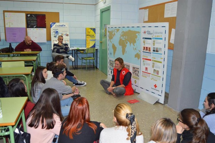 Una de las actividades de educación para el desarrollo y sensibilización de Cruz Roja