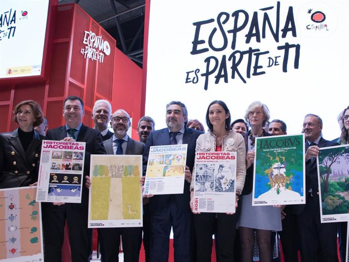 La consejera de Turismo, Marina Lombó, con los ministros de Cultura, José Manuel Rodríguez, y de Industria, Reyes Maroto, en Fitur