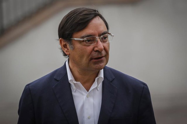 The Chilean Congress suspends the mayor of Santiago for his administration during the protests El ya exintendente metropolitano de Santiago de Chile, Felipe Guevara.