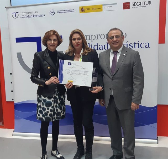 Entrega a la Junta de Andalucía del premio SICTED a la calidad turística en Fitur