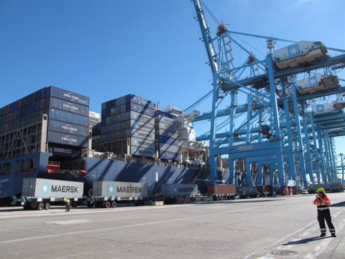 Exportaciones, puertos, contenedores