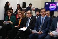 El 54,8% de los catalanes cree que el Govern debe priorizar resolver el conflicto, según el CEO