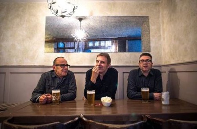 El líder de Deltonos, Hendrik Rver y los Miticos GT's