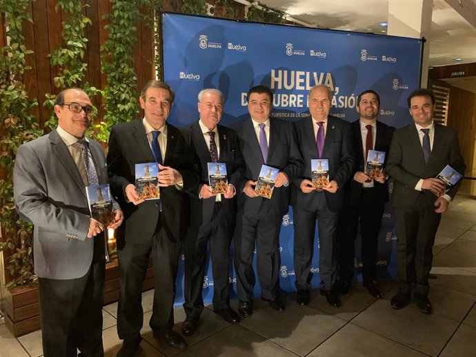 HuelvaCiudad.-Turismo.-Fitur.- Ayuntamiento presenta una guía para promocionar l