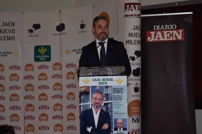 El consejero de Hacienda, Industria y Energía, Juan Bravo, interviene en el desayuno-coloquio 'Diálogos Jaén Nuevo Milenio', que organiza Diario Jaén