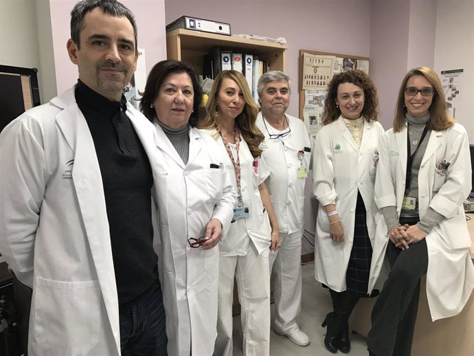 Enfermeros, rehabilitardores y endocrinólogos del Macarena diseñan una nueva dieta para pacientes con disfagia