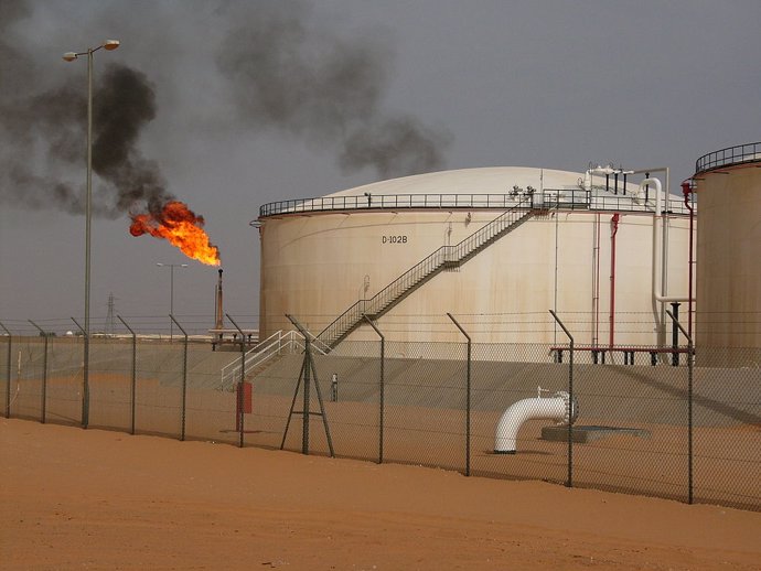 Libia.- La petrolera libia avisa del colapso de su producción de crudo "en cuest