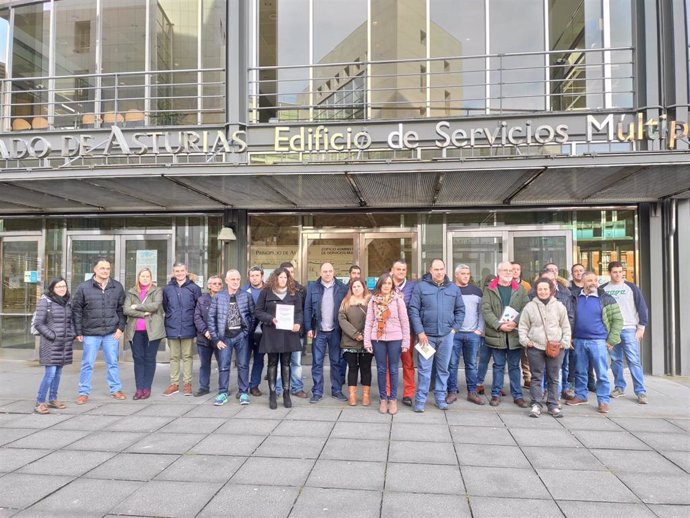 Apicultores asturianos registran la solicitud de IGP En Oviedo