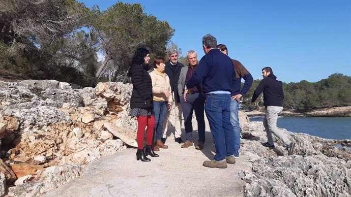 Miembros del Consell visitan los daños de la borrasca 'Gloria' en Santanyí